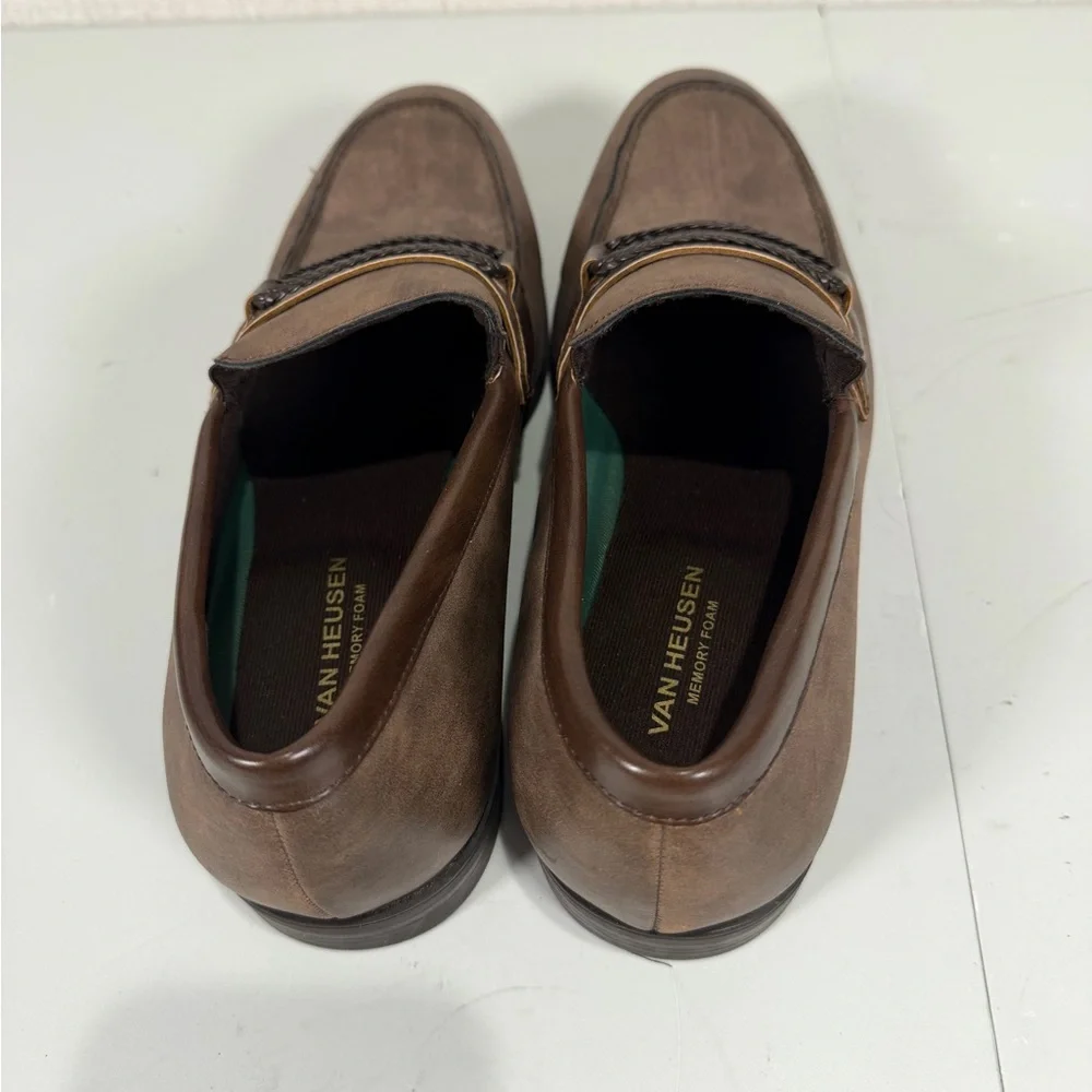 The Unbranded Brand van heusen
